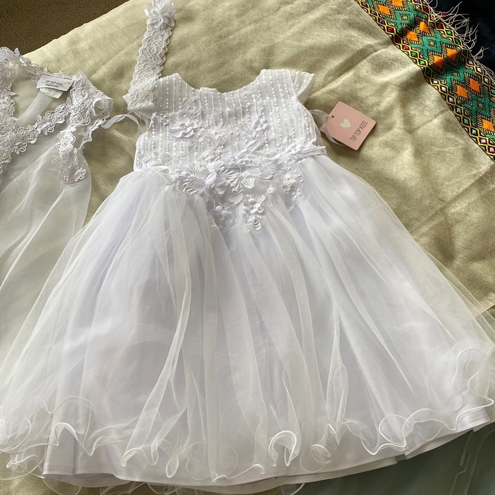 Tip Top Kids , Satin & Tulle w/ Lace Applique and Matching Cape